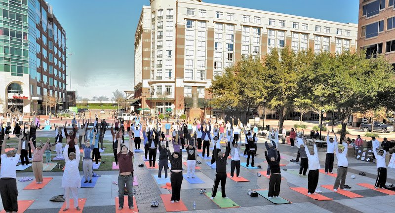 Yogathon at Sugarland town square by HSS Jan 2012