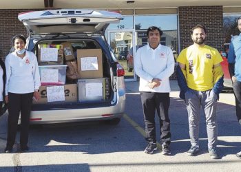 HSS donates 2,000 pounds to Sun Prairie pantry