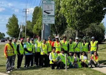 HSS Volunteers help keep the community clean and green