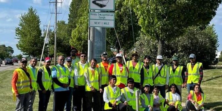 HSS Volunteers help keep the community clean and green